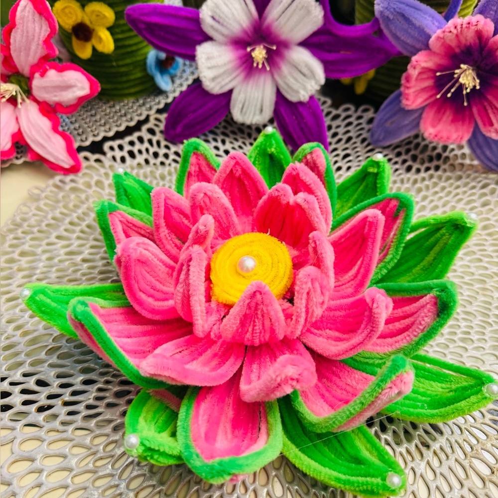 Bright Pink & Green fuzzy Lotus Flower Accent 🪷🪷🪷🪷🪷🪷🪷🪷🪷🪷